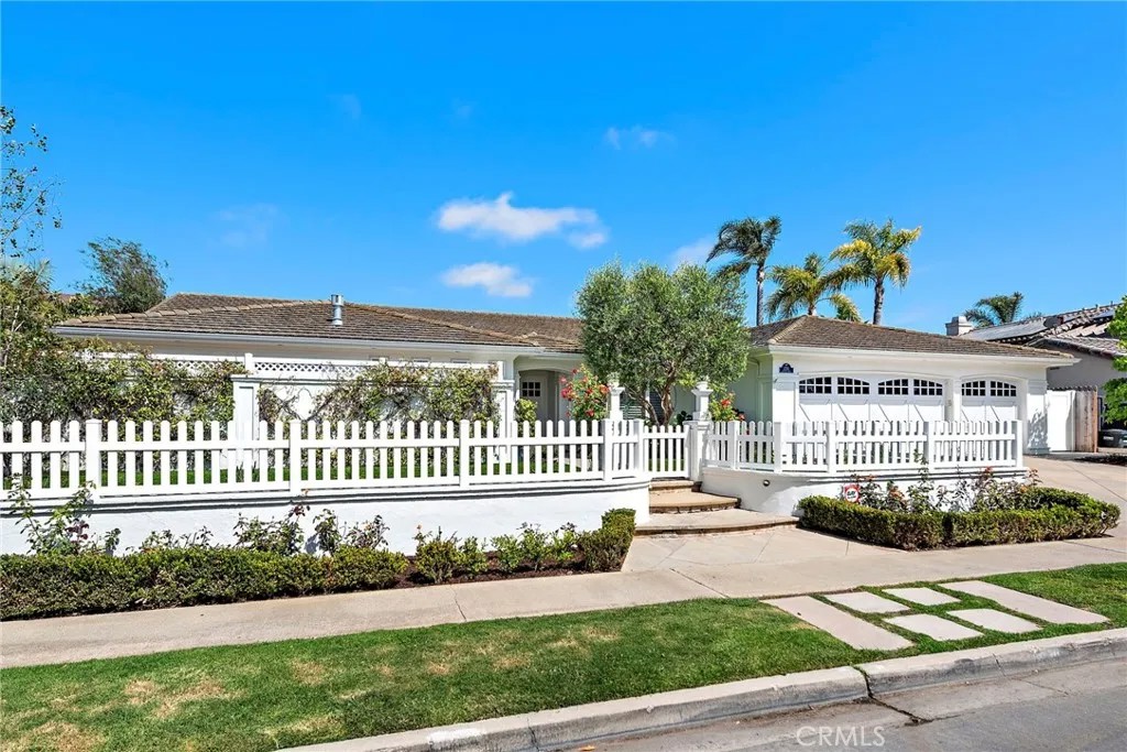 1230 Santiago Drive