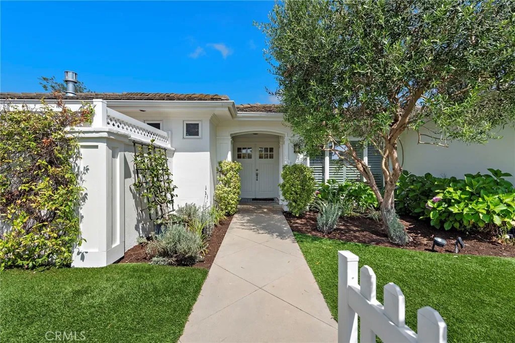 1230 Santiago Drive