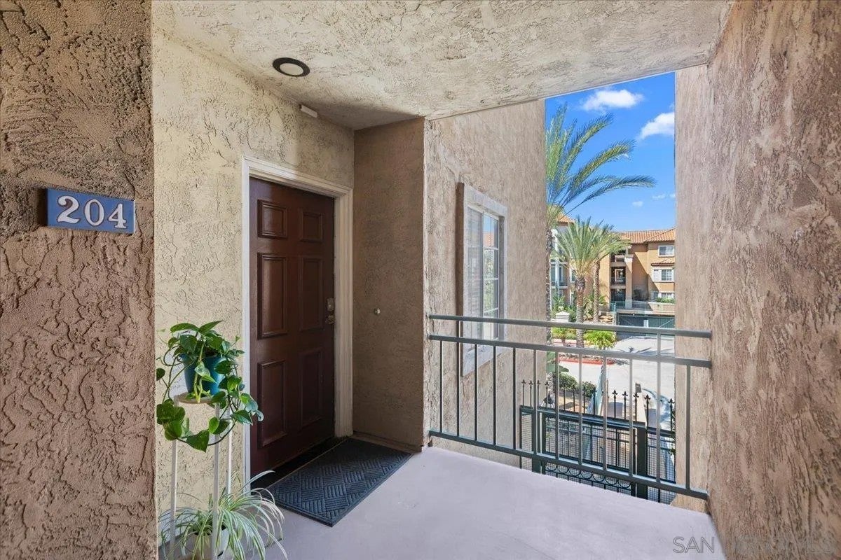 2150 Camino de la Reina 4204
