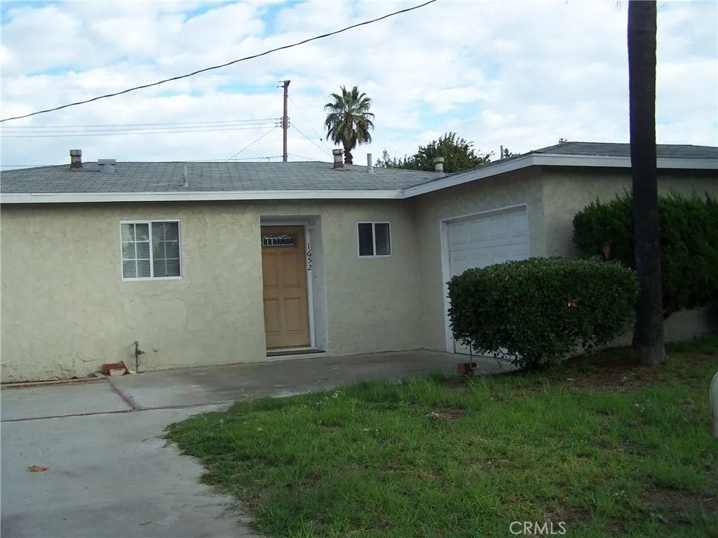 Photo of 1652 S Grand Ave, Glendora, CA 91740 (MLS # CV25266501)