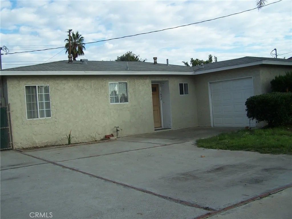 Photo of 1652 S Grand Ave, Glendora, CA 91740 (MLS # CV25266501)