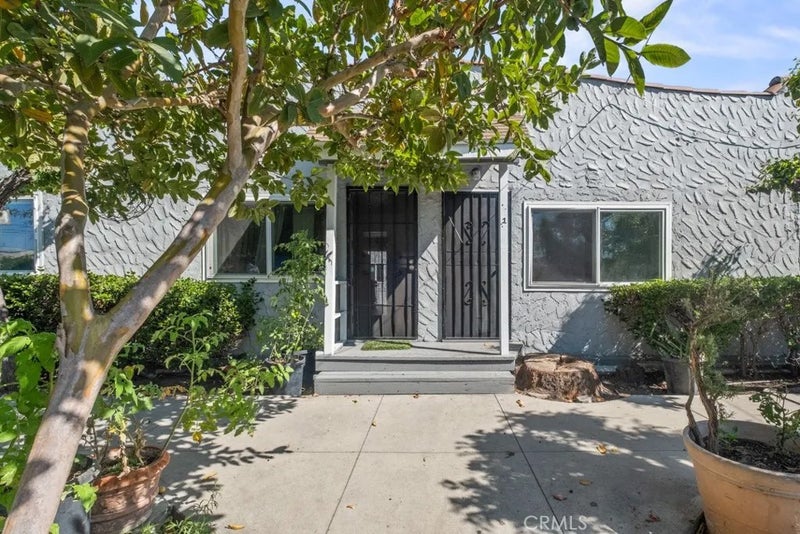 221 W Hillcrest Boulevard