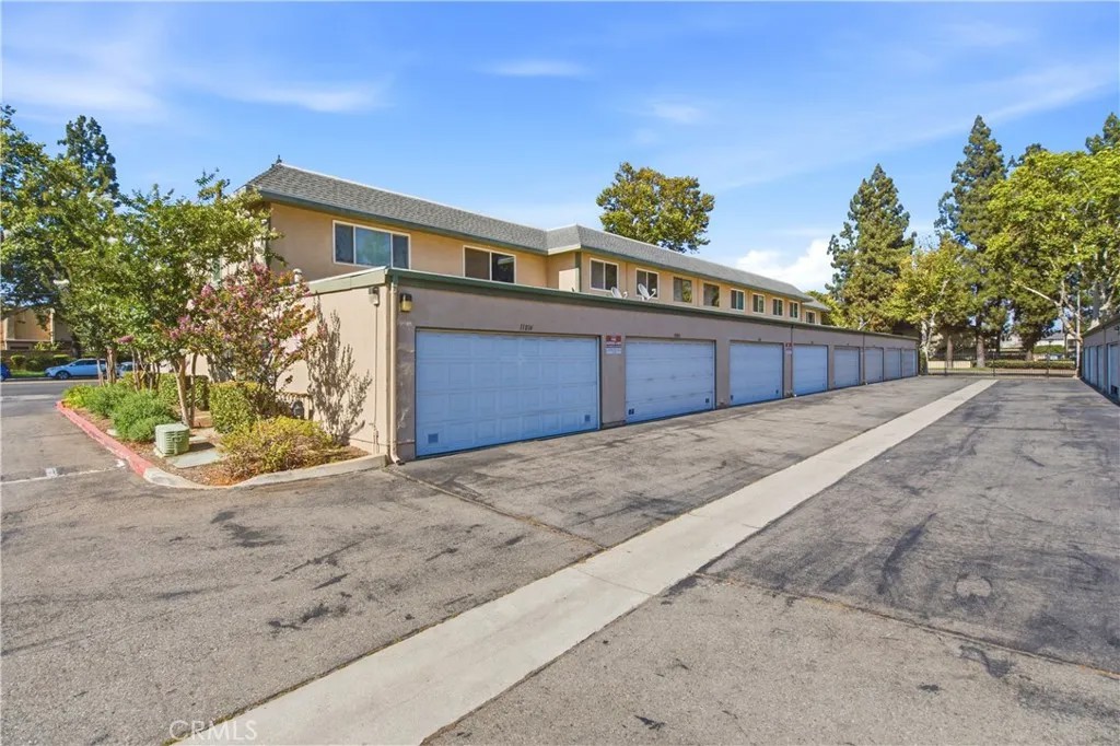 1101 W Francis G