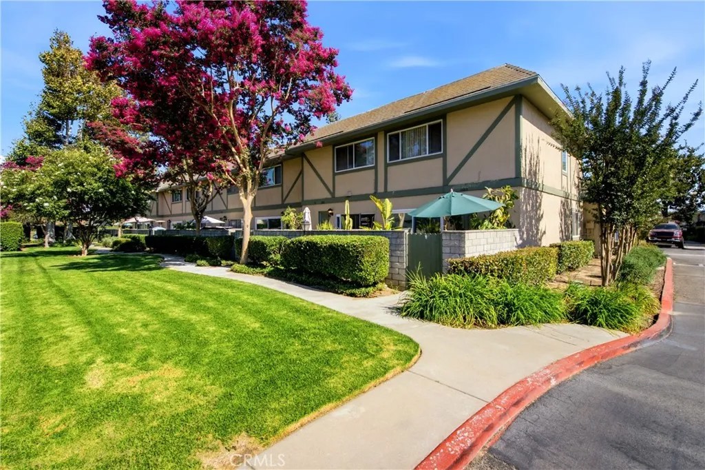 1101 W Francis G