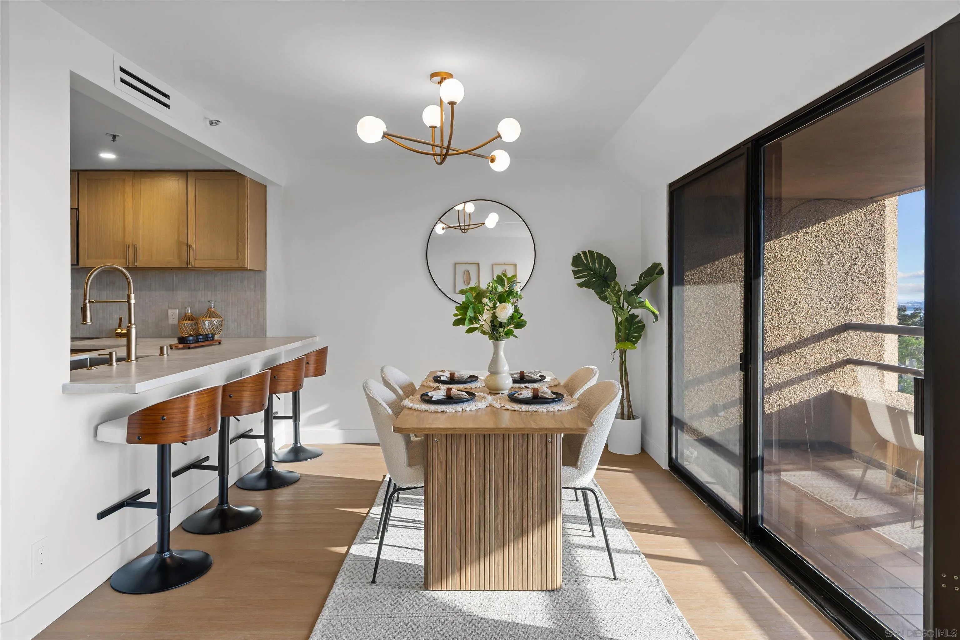 230 W Laurel St 502