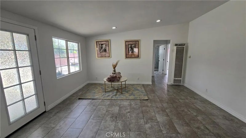 606 North Dahlia Avenue
