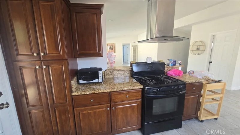 606 North Dahlia Avenue