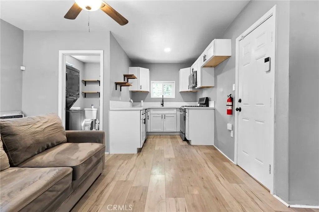 Photo of 22904 Waters Dr, Crestline, CA 92325 (MLS # HD26079068)