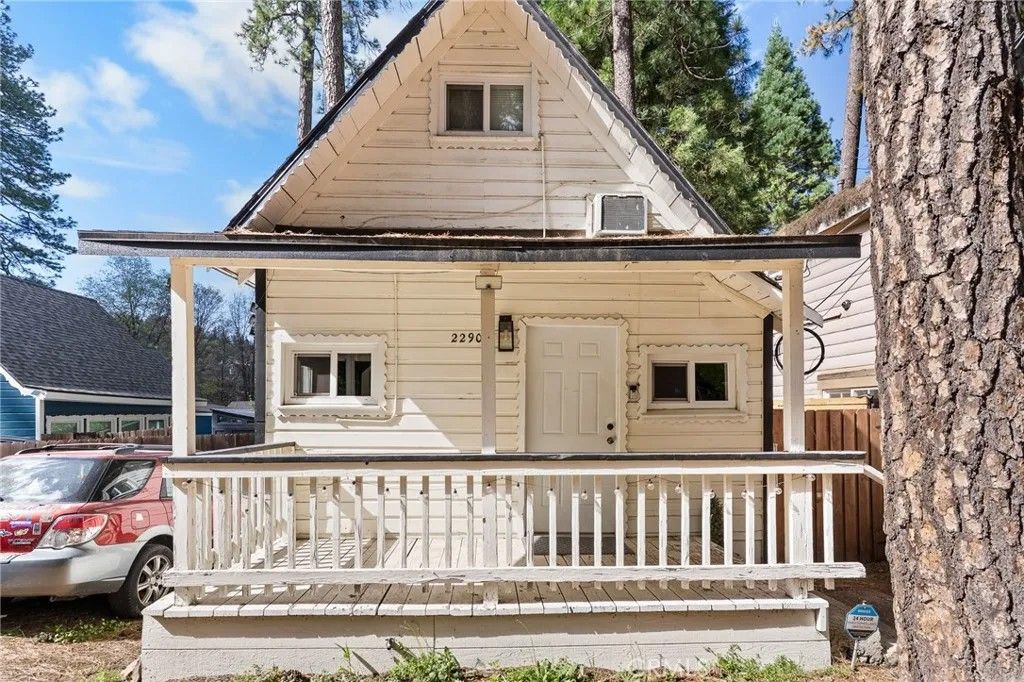 Photo of 22904 Waters Dr, Crestline, CA 92325 (MLS # HD26079068)