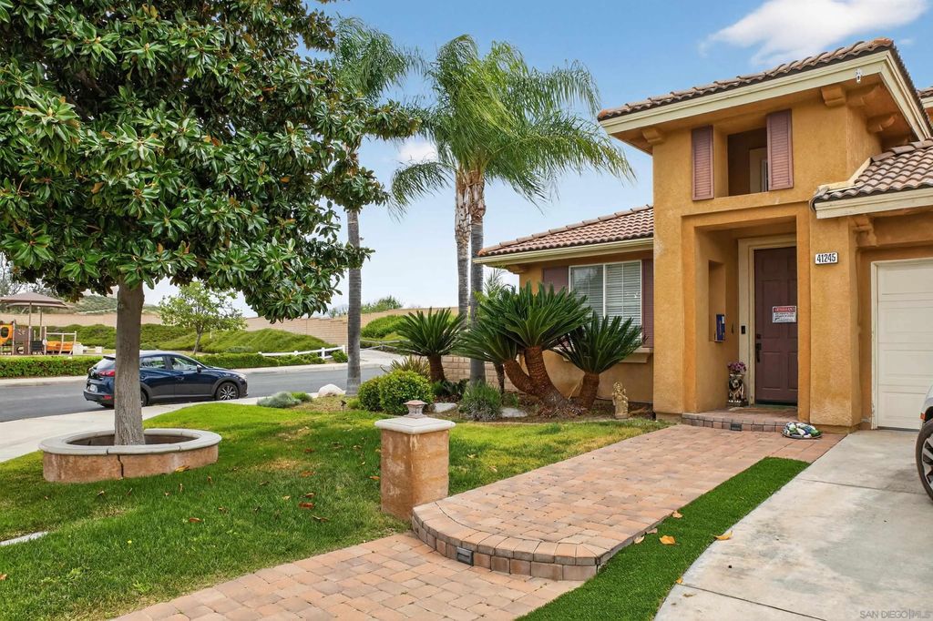 Photo of 41245 Breckin Ct, Murrieta, CA 92562 (MLS # 260007724)