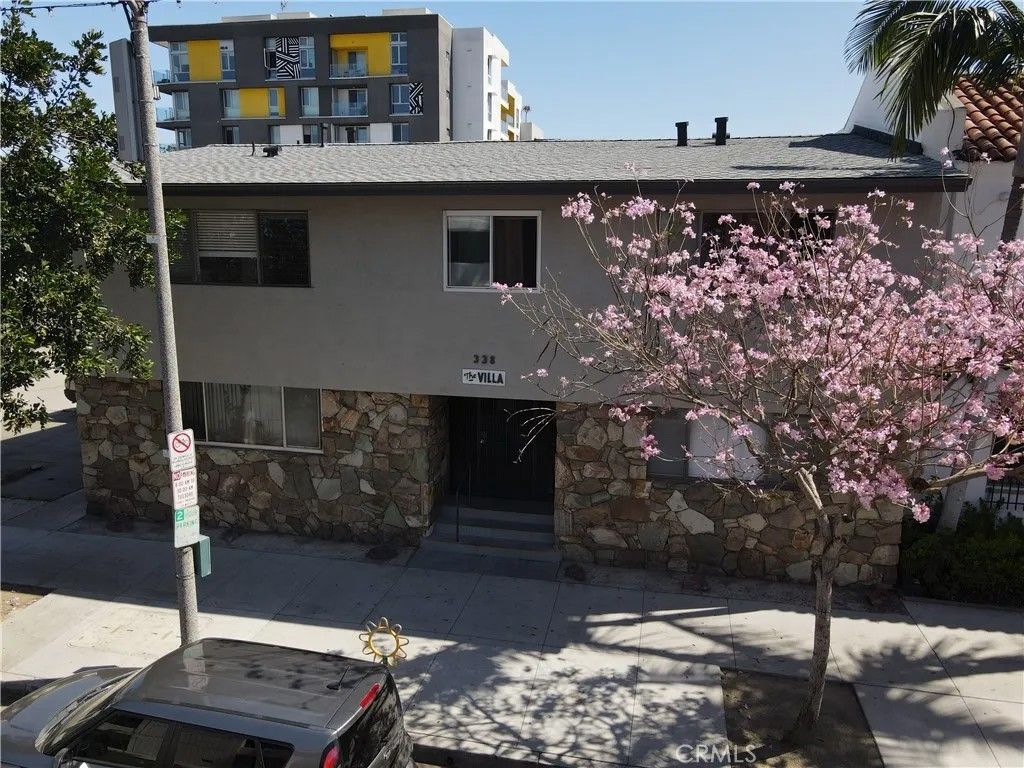 Photo of 338 Elm Avenue, Long Beach, CA 90802 (MLS # SB26061125)