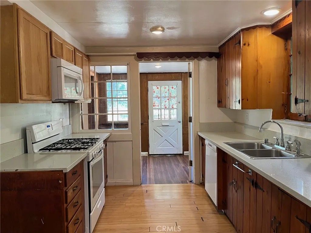 Photo of 16242 Grand Ave #B, Lake Elsinore, CA 92530 (MLS # SW26078324)