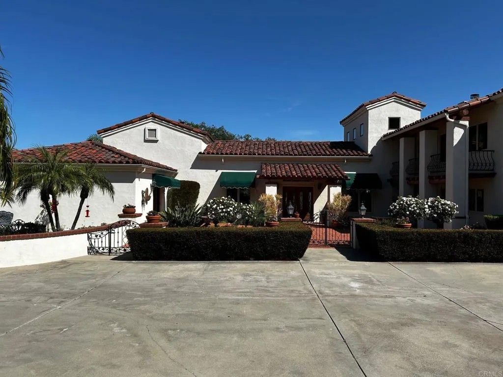 Photo of 14128 Ridge Canyon Road, Valley Center, CA 92082 (MLS # NDP2603059)