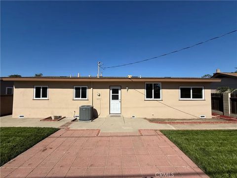Tiny photo for 1324 W Porter Ave, Fullerton, CA 92833 (MLS # PW25250952)
