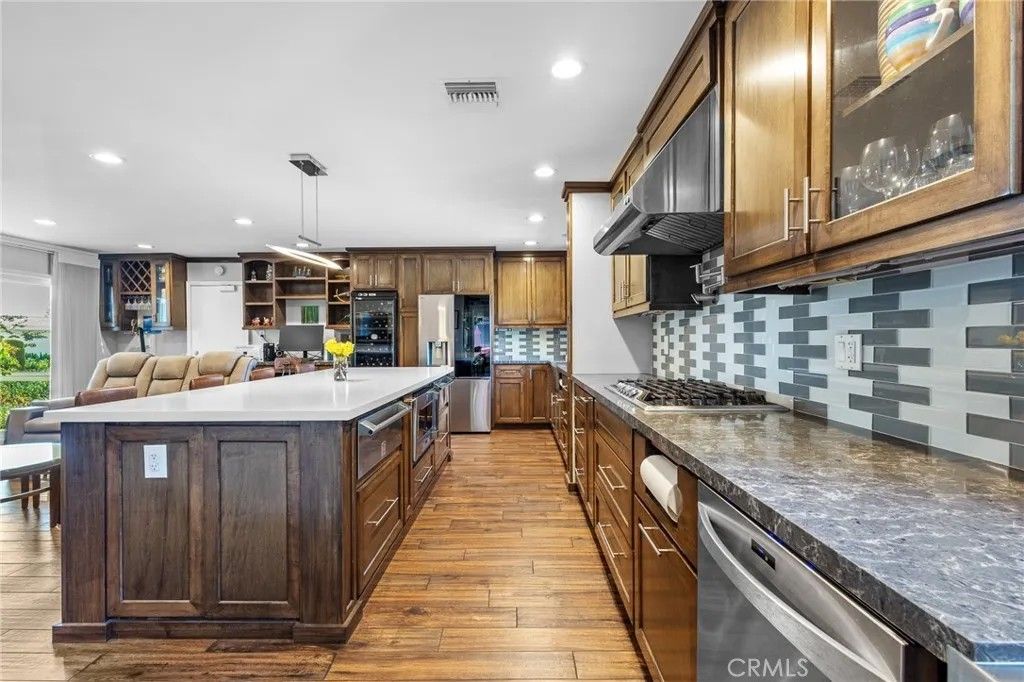 Photo of 8674 Vine Valley, Sun Valley, CA 91352 (MLS # SR25270620)