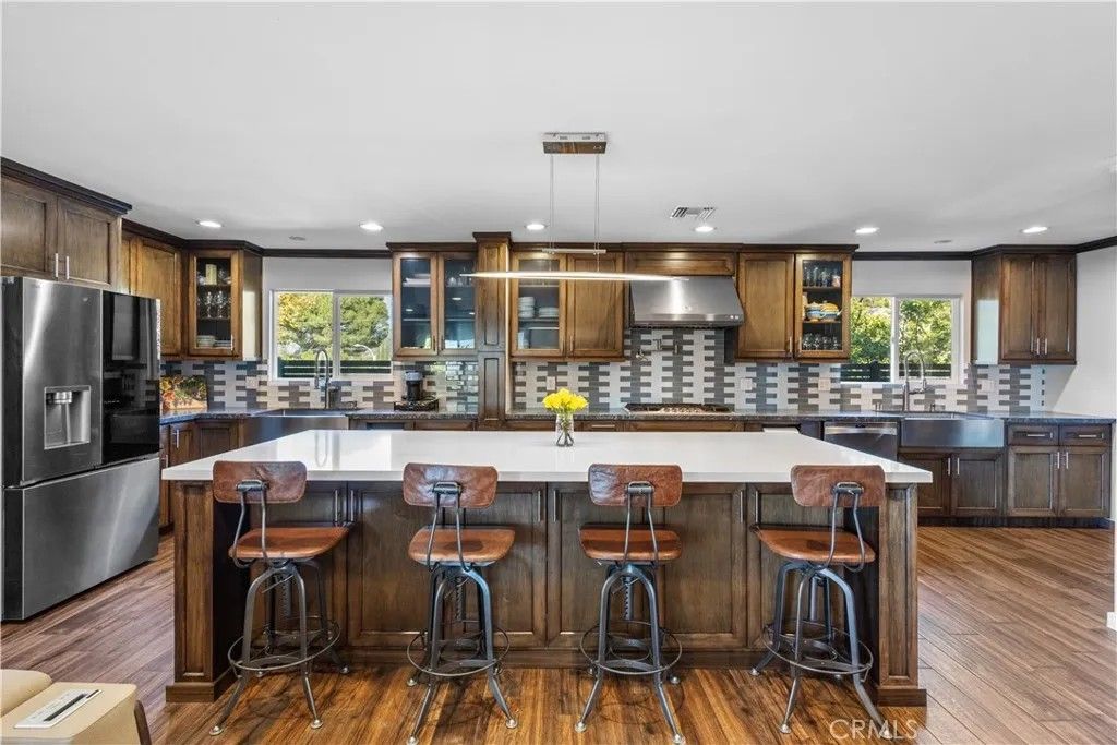 Photo of 8674 Vine Valley, Sun Valley, CA 91352 (MLS # SR25270620)