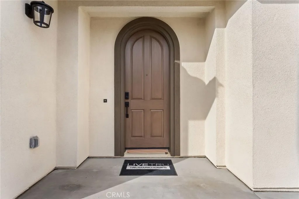 1390 Amanda Glen North