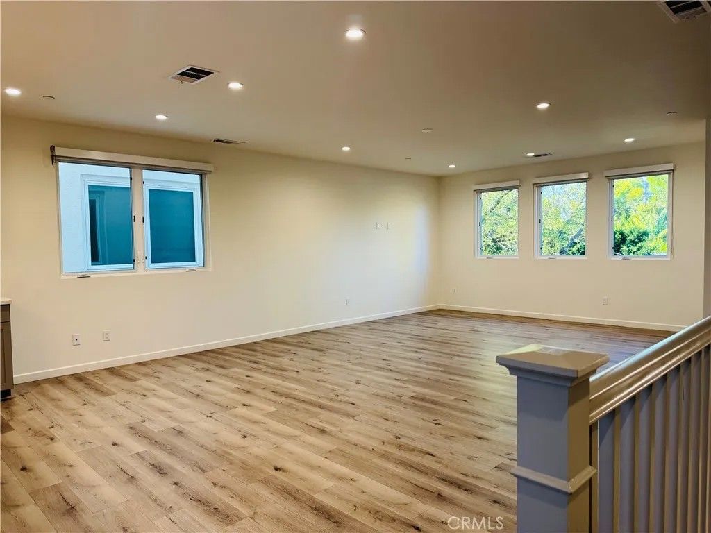 Photo of 11815 W Holly Way, Valley Village, CA 91607 (MLS # SR25268715)