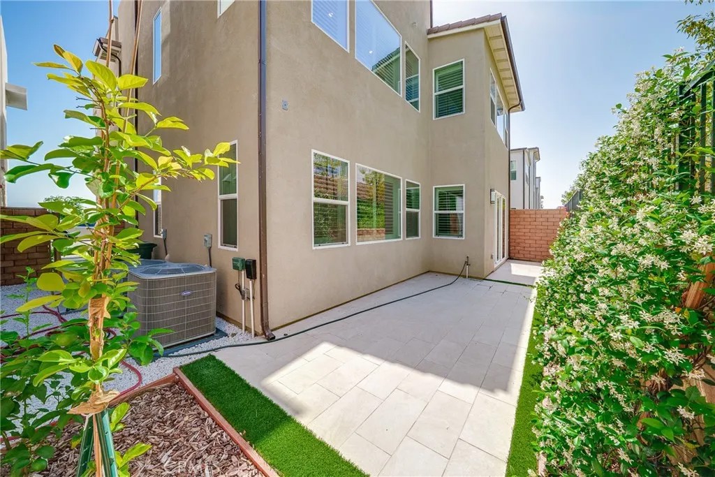 438 Sycamore Dr.