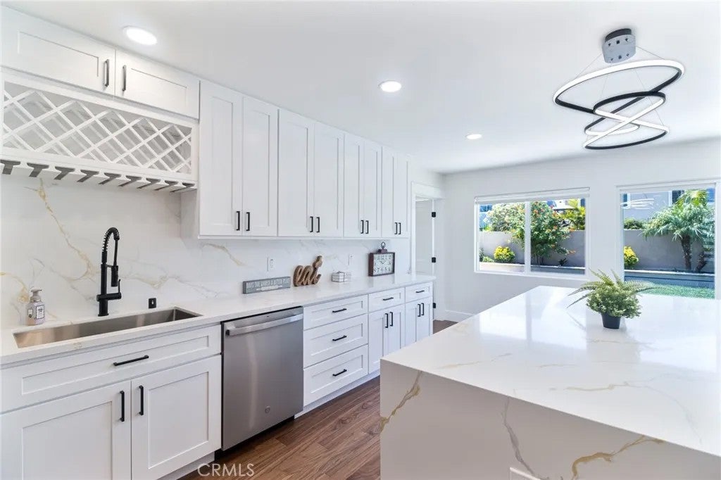 4122 Loma