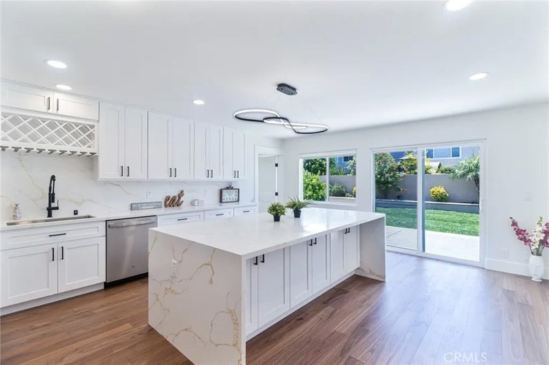 4122 Loma