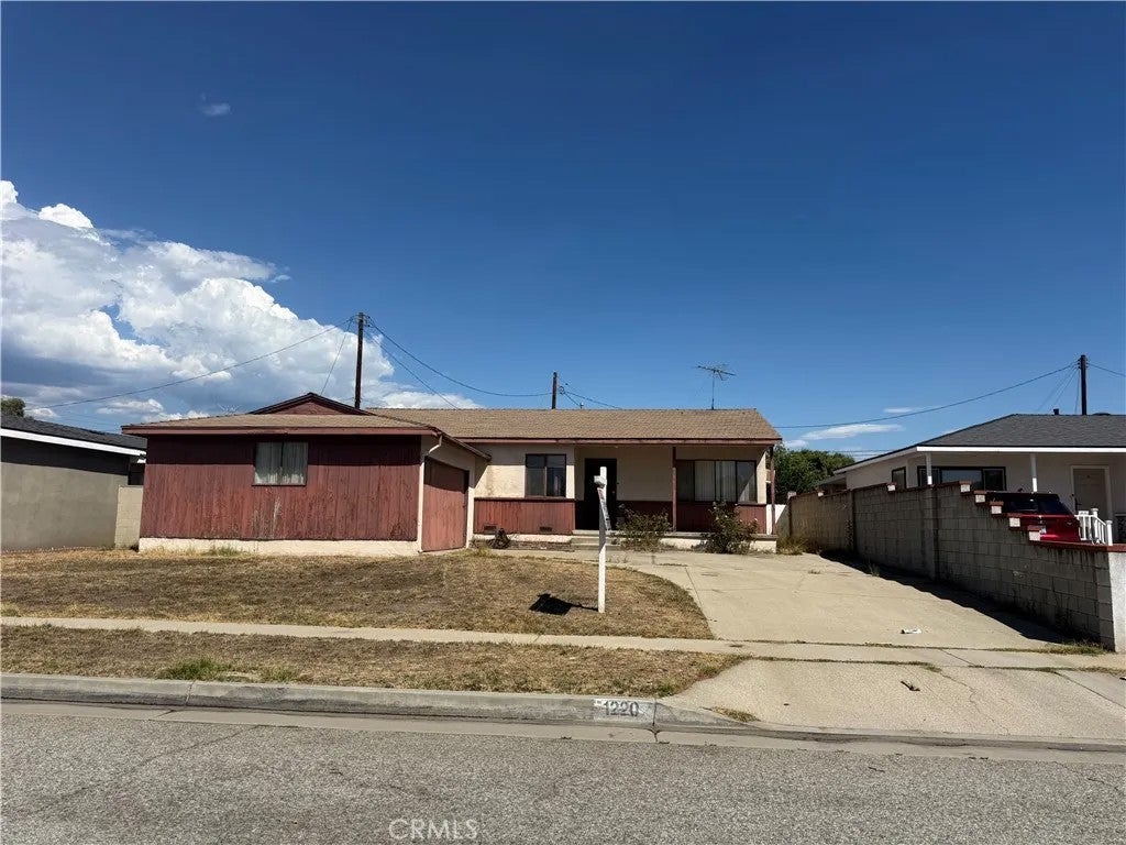 Photo of 1220 S Vecino AVE, Glendora, CA 91740 (MLS # CV26174658)