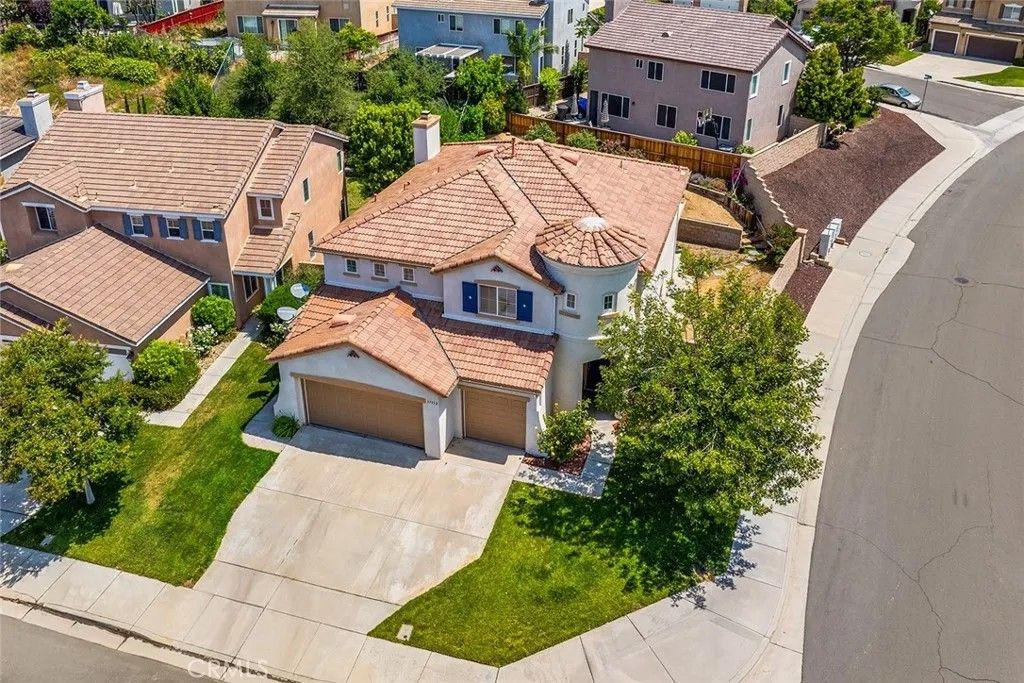 Photo of 31332 Gatehouse Court, Murrieta, CA 92563 (MLS # SW25128960)
