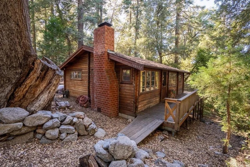 3577 Honeysuckle Trail