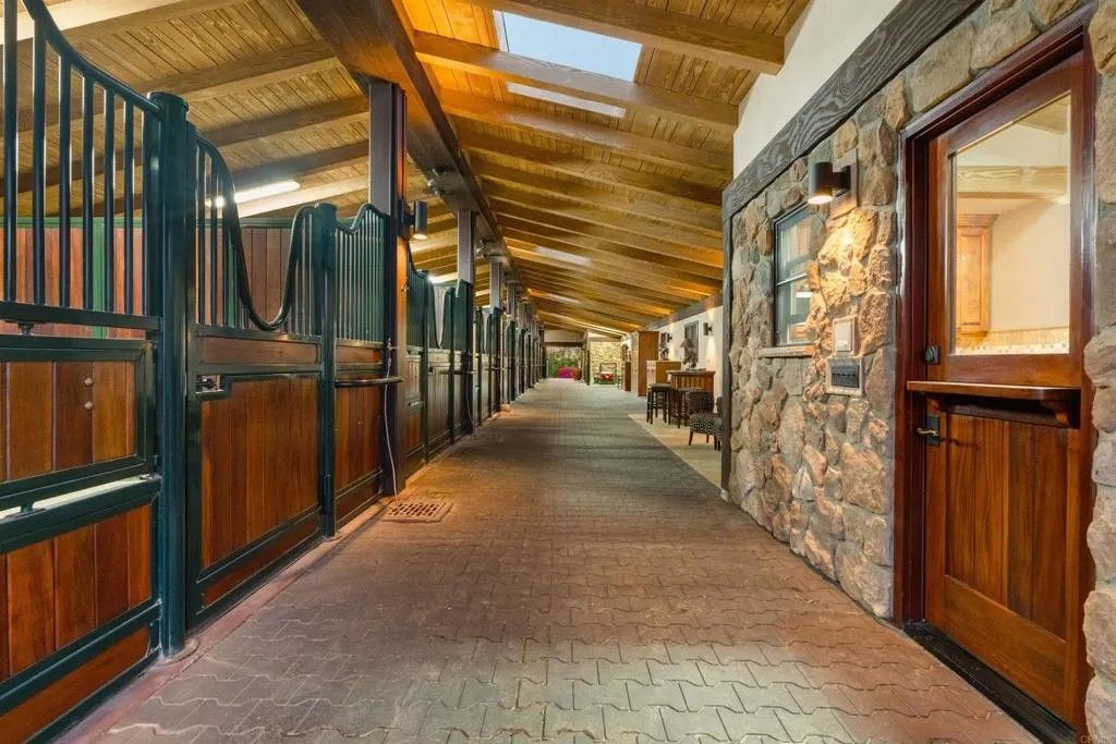 Photo of 489 Latigo Row, Encinitas, CA 92024 (MLS # NDP2600364)