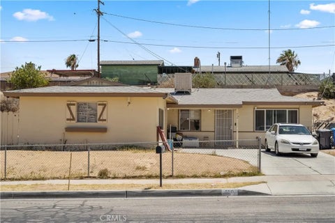 Photo of 530 E Mountain View, Barstow, CA 92311 (MLS # CV26141274)