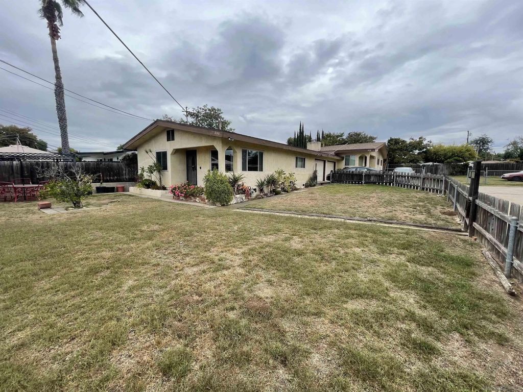 Photo of 8148 Longdale Dr, Lemon Grove, CA 91945 (MLS # 250045463)