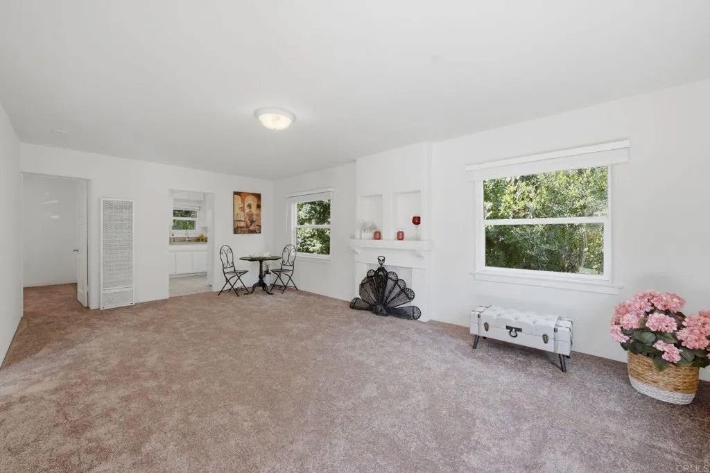 3211 Menlo Avenue