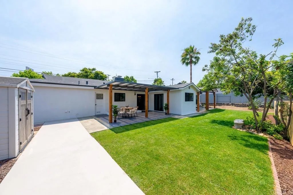 6270 Meadowcrest Drive
