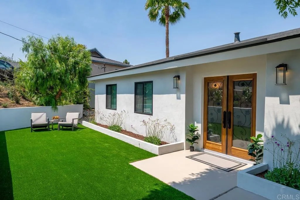 6270 Meadowcrest Drive