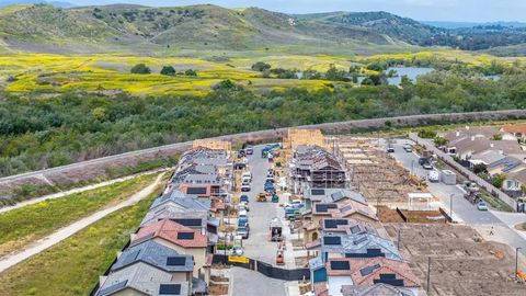 Tiny photo for 707 Kingbird Loop, Oceanside, CA 92058 (MLS # NDP2510484)