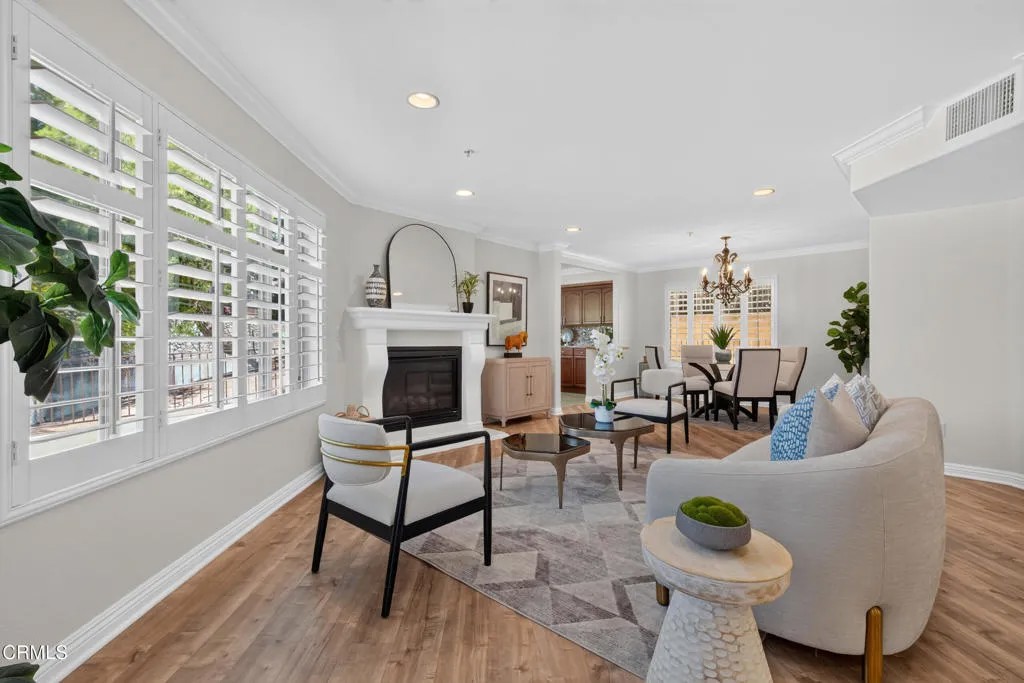 2435 Florencita West 105