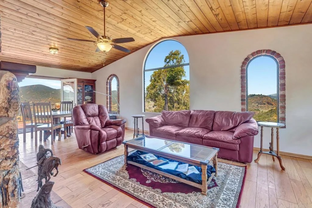 2702 Country Club Drive