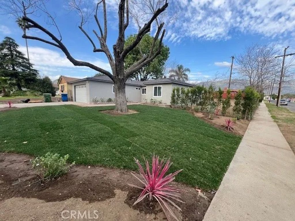 Photo of 13180 Norris Avenue, Sylmar, CA 91342 (MLS # SR26028559)