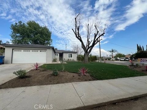 Photo of 13180 Norris Avenue, Sylmar, CA 91342 (MLS # SR26028559)