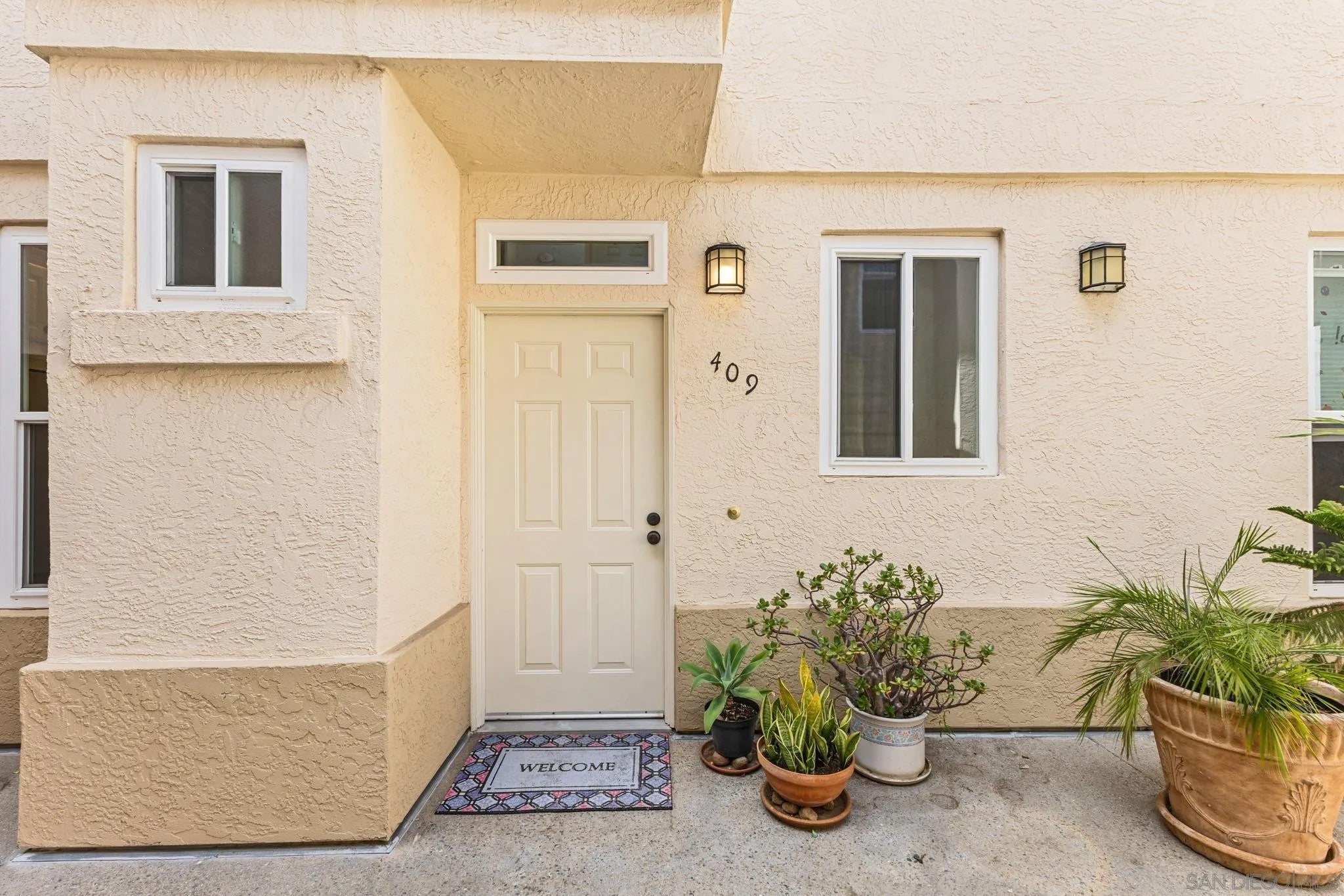 6161 Calle Mariselda 409