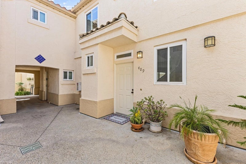 6161 Calle Mariselda 409