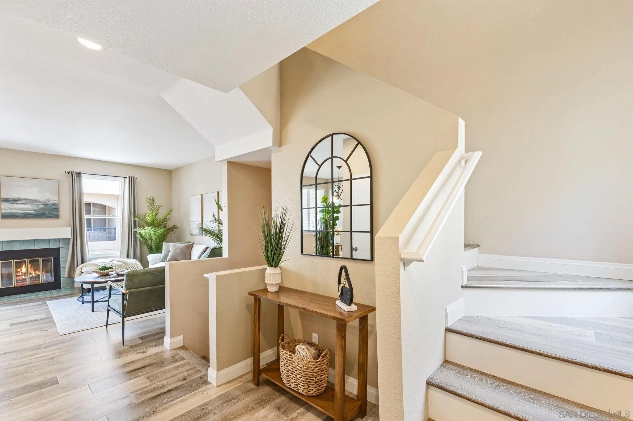 6161 Calle Mariselda 409