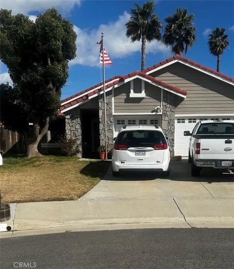 Photo of 954 Basalt Court, Hemet, CA 92543 (MLS # DW26042246)