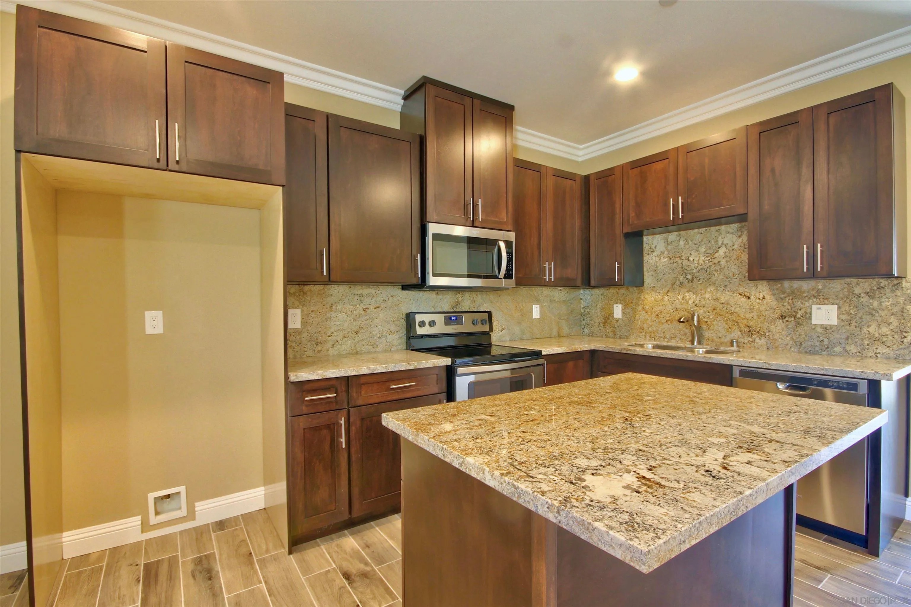 2816-18 D Ave