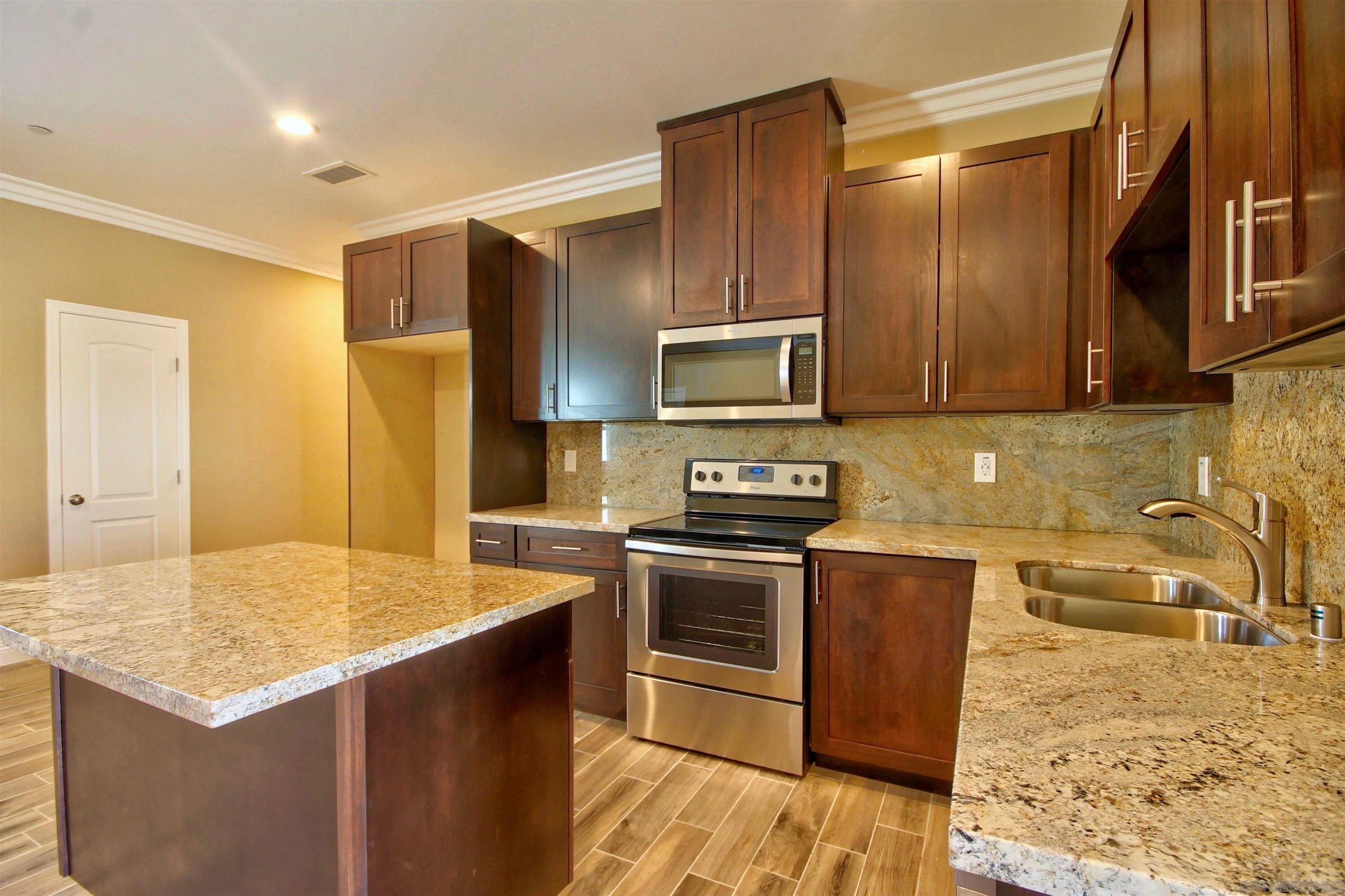 2816-18 D Ave