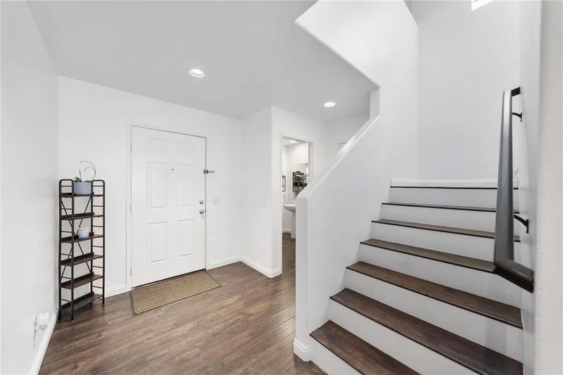 702 Gloriosa Avenue