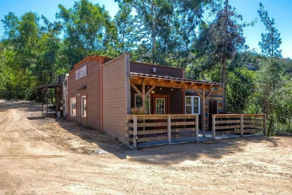 Photo of 30009 Ridgecreek Rd, Valley Center, CA 92082 (MLS # NDP2604600)