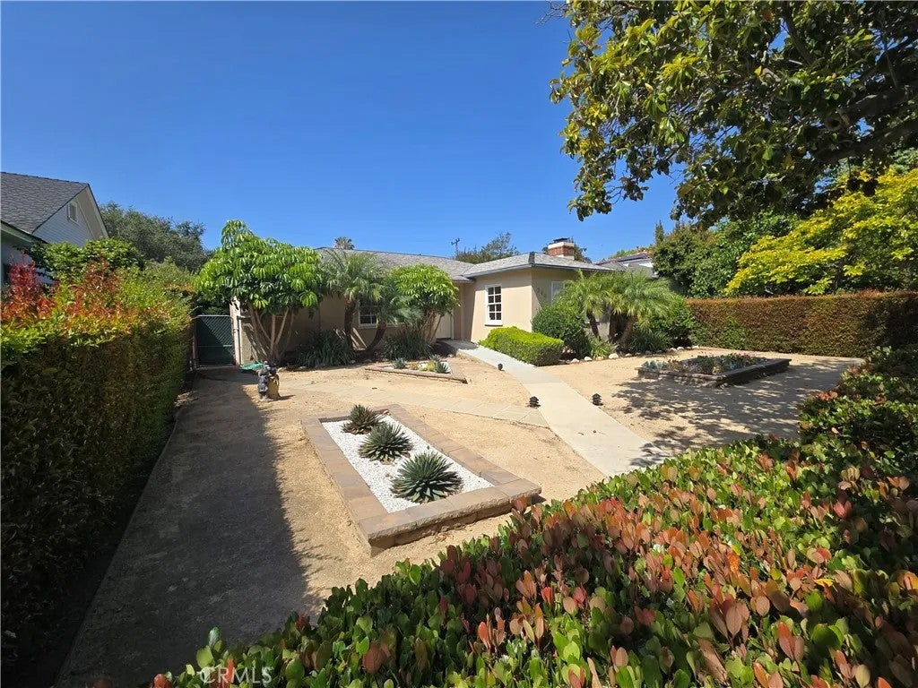 Photo of 240 Euclid St, Santa Monica, CA 90402 (MLS # RS26094997)