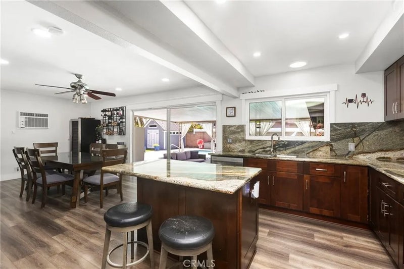 3238 W Ravenswood