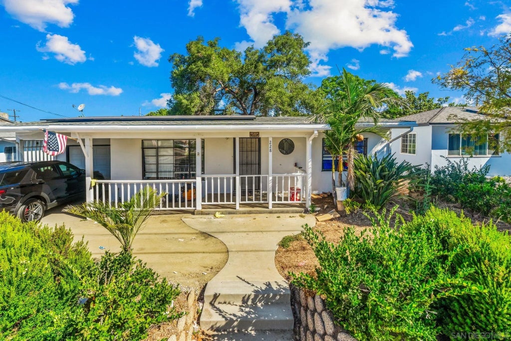 Photo of 228 E 15th Ave, Escondido, CA 92025 (MLS # 260014598)